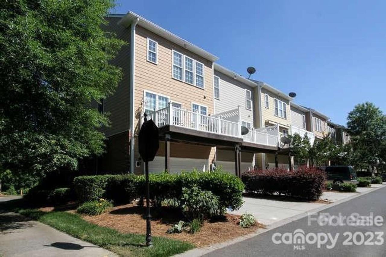 1054 Drayton Ct - Photo 2 of 24