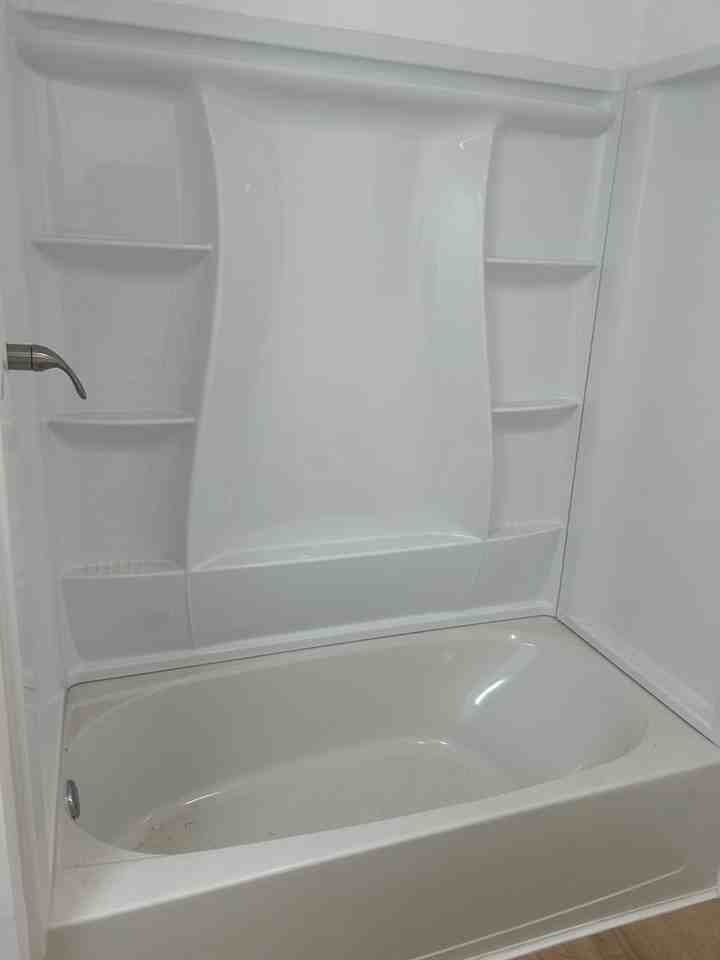 909 W 39th St - Photo 6 of 12
