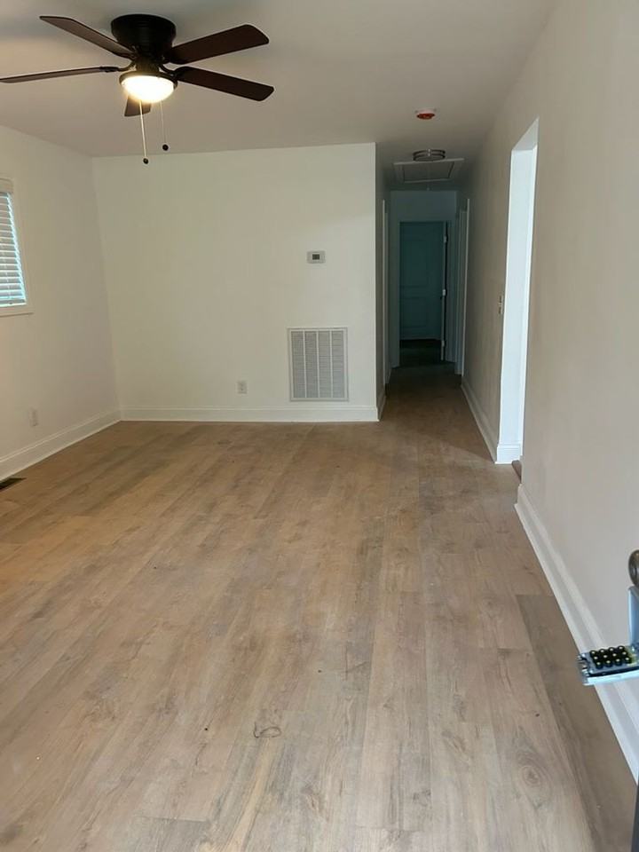 909 W 39th St - Photo 7 of 12
