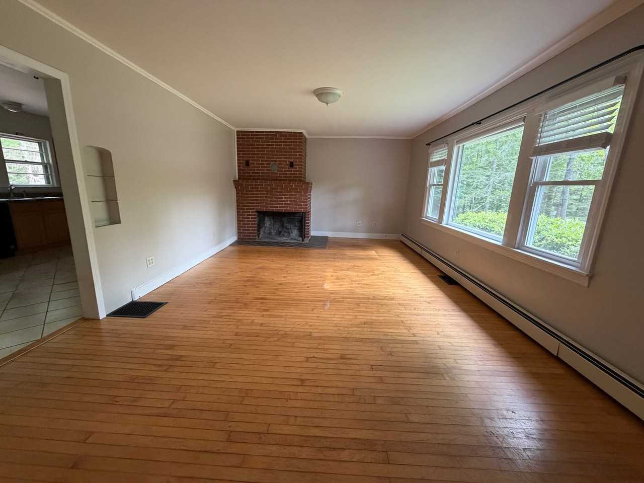 87 Mast Rd - Photo 4 of 20