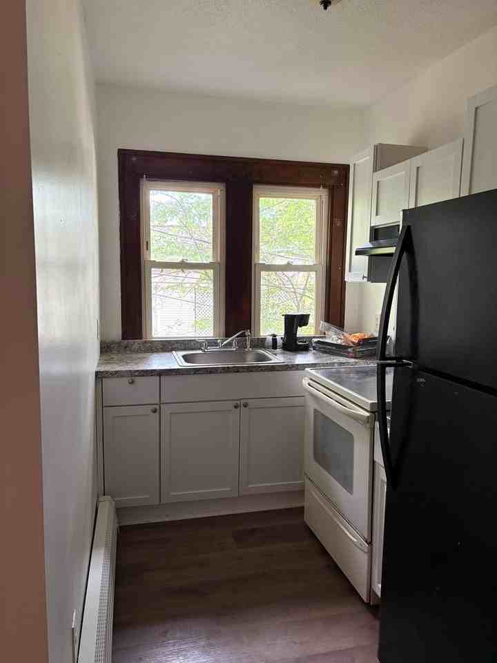 195 Francis Ave - Photo 5 of 11
