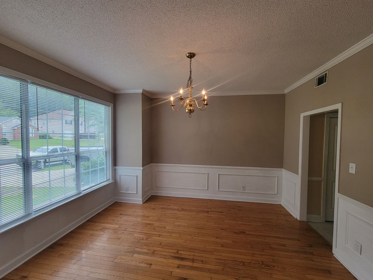 1063 Waltons Pass - Photo 2 of 38