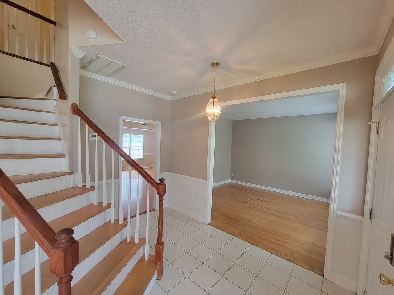 1063 Waltons Pass - Photo 4 of 38