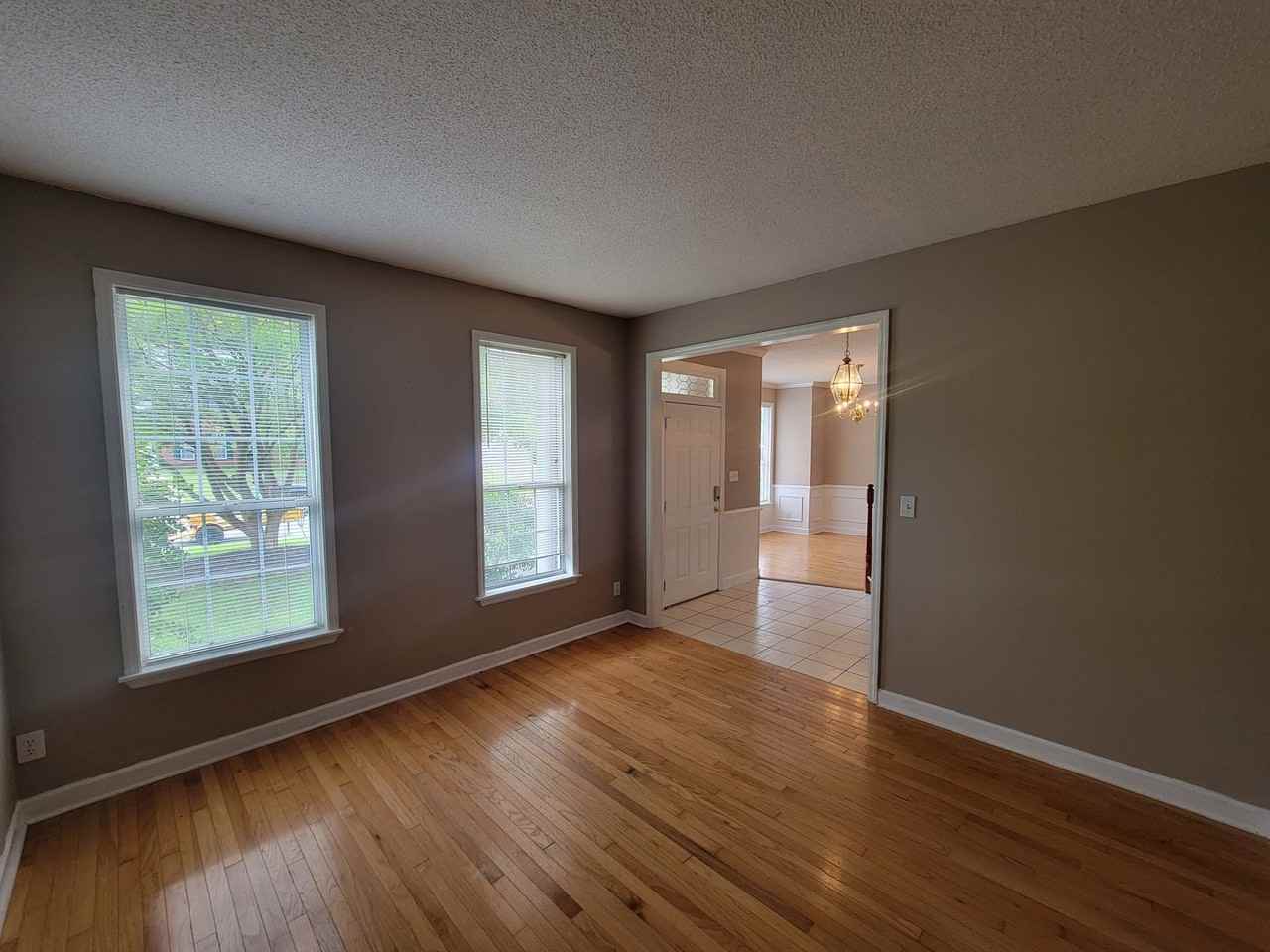 1063 Waltons Pass - Photo 7 of 38