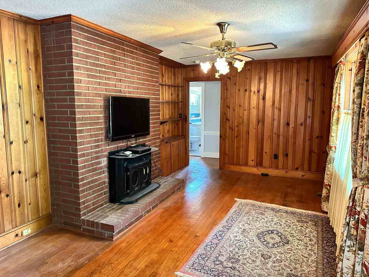 360 Melton Rd - Photo 7 of 27