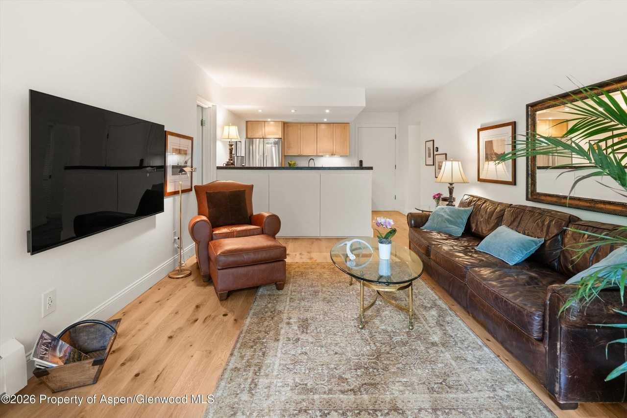 412 Vine St - Photo 6 of 25