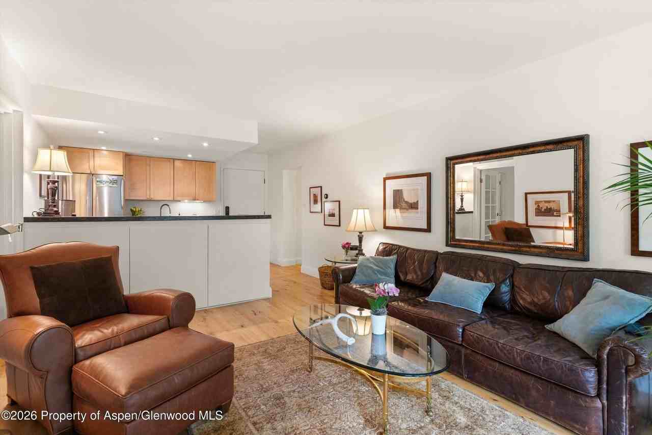 412 Vine St - Photo 7 of 25