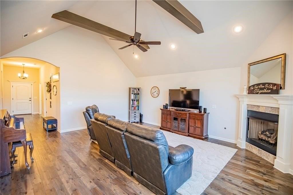 1700 Abbey Ln - Photo 4 of 13