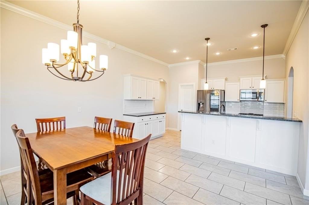 1700 Abbey Ln - Photo 6 of 13