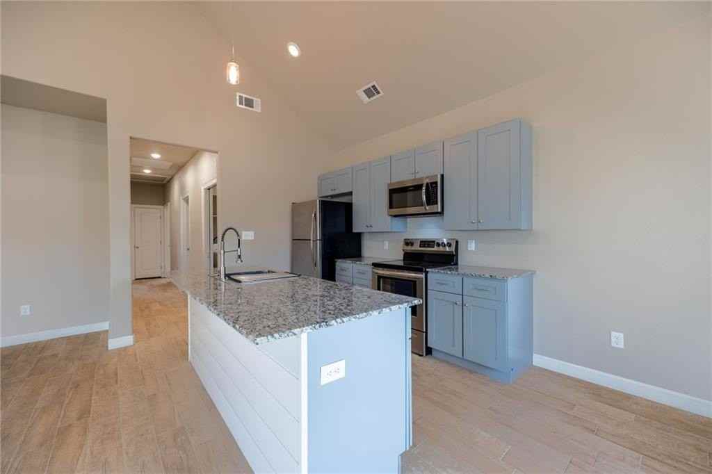 819 Valley Oaks Ln - Photo 7 of 26