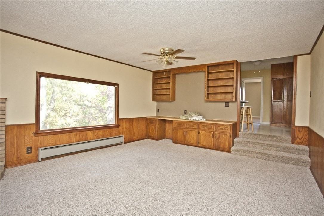 33 Sheneman Dr - Photo 3 of 27