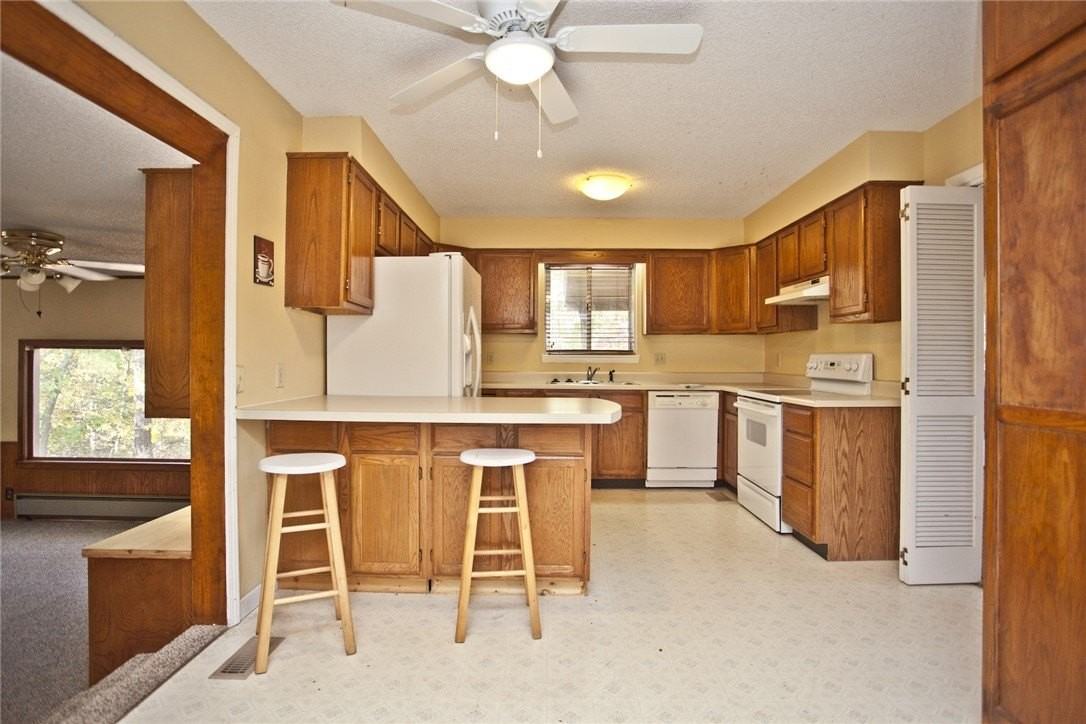 33 Sheneman Dr - Photo 6 of 27