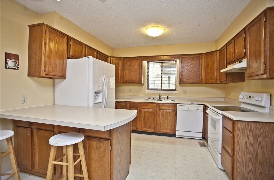 33 Sheneman Dr - Photo 7 of 27