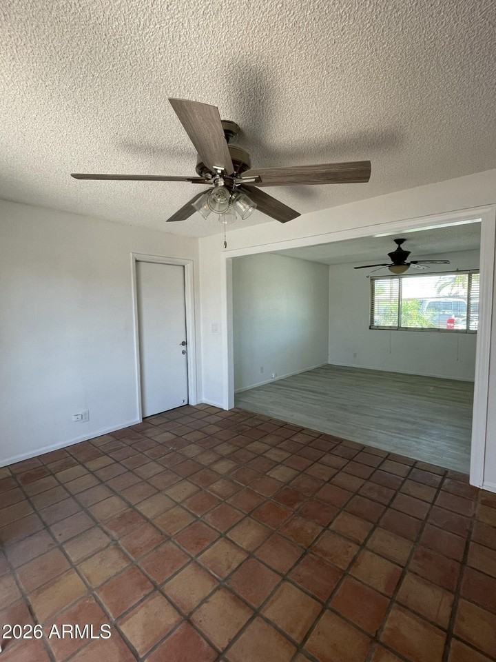 2261 E Evergreen St - Photo 4 of 14