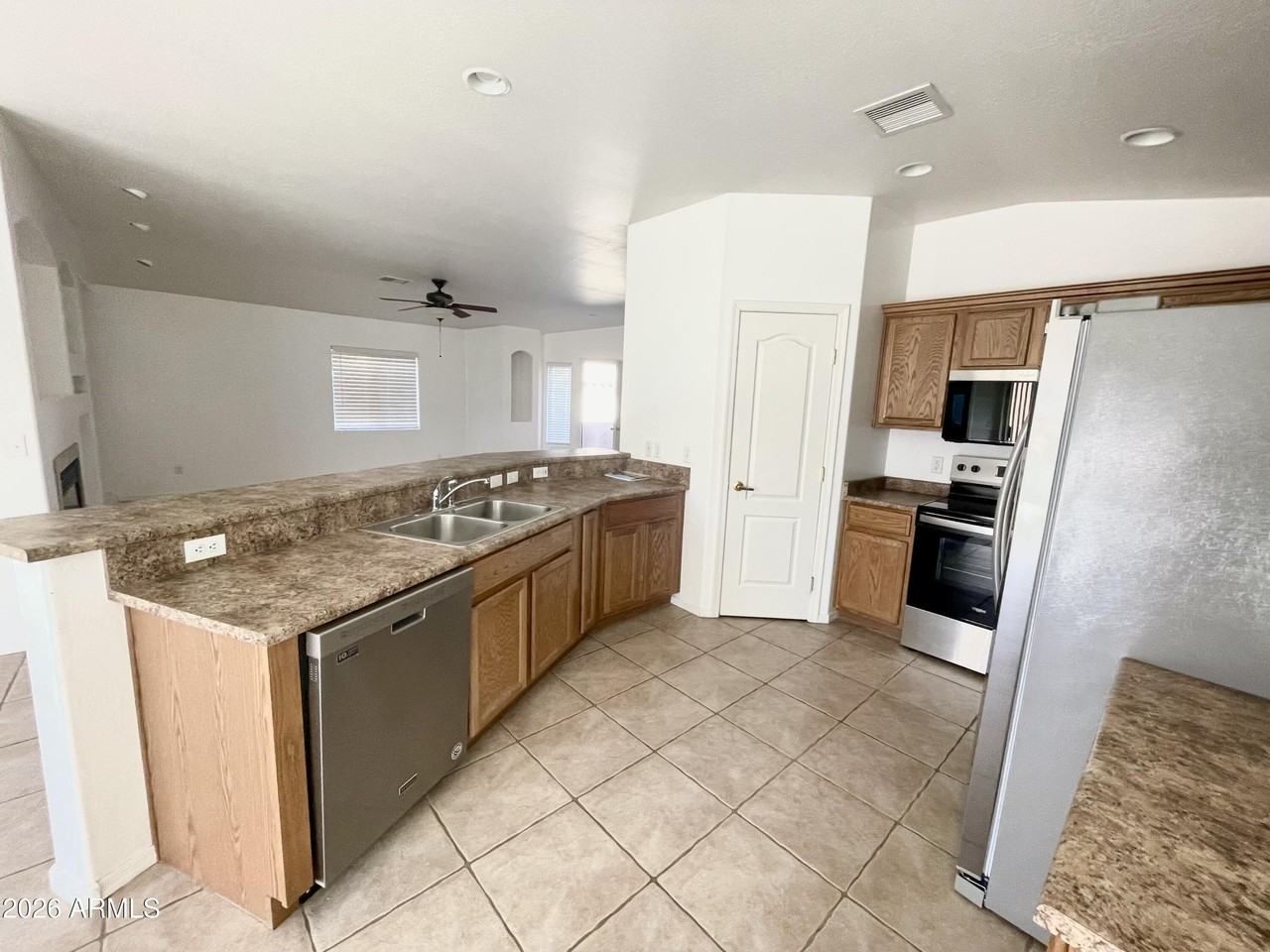 4981 E Catalina Ct - Photo 5 of 13