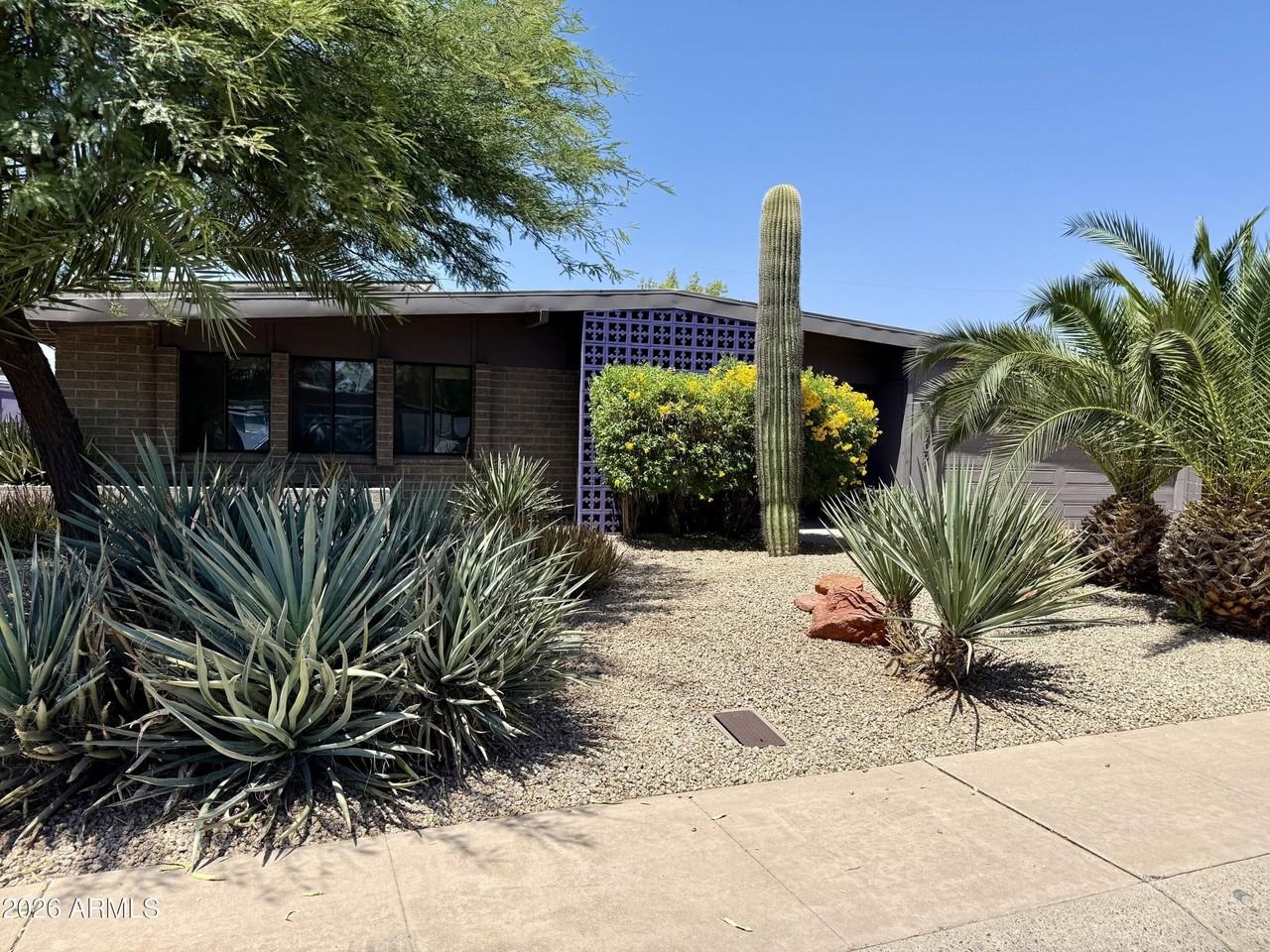 3702 E Paradise Dr - Photo 2 of 27