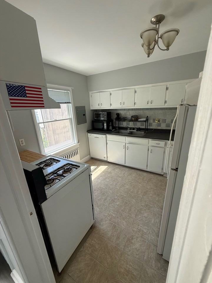 280 Main Street - Photo 2 of 8