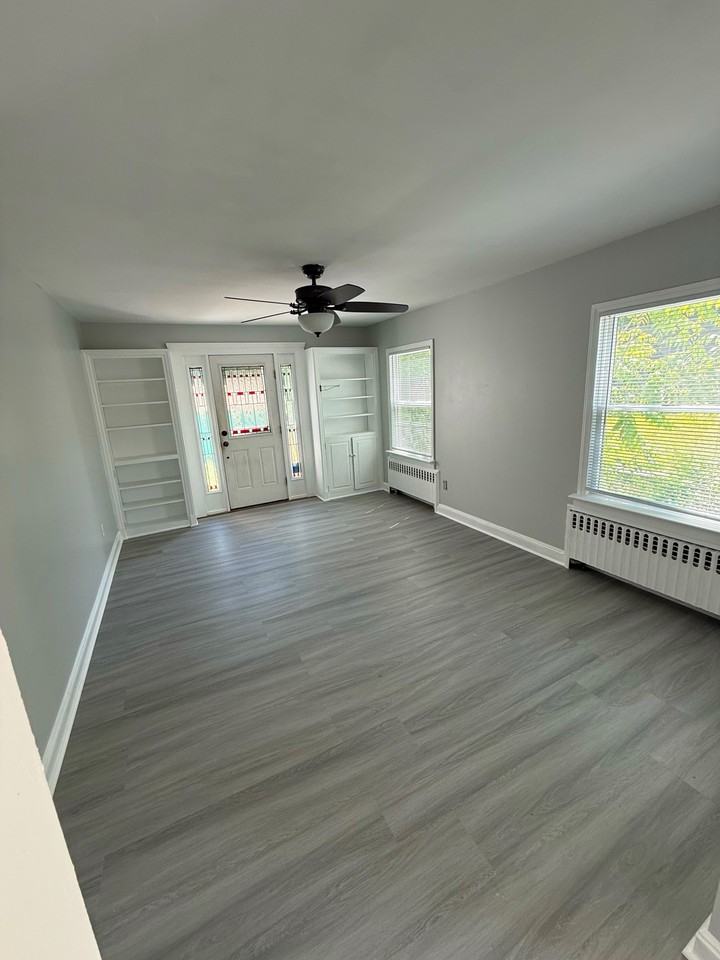 280 Main Street - Photo 3 of 8