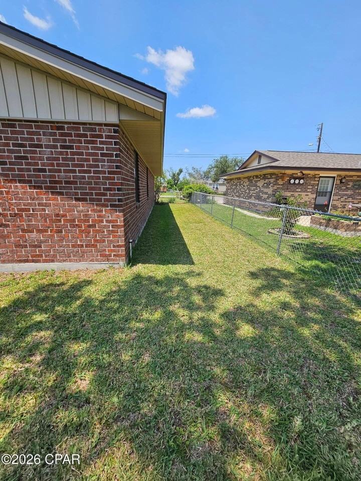 221 Viola Ave - Photo 6 of 20