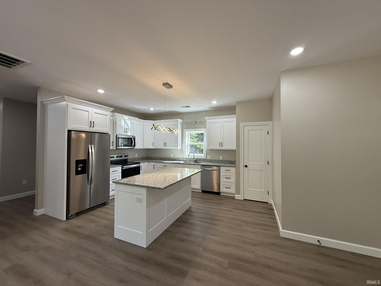 3417 S Knightridge Rd - Photo 2 of 25