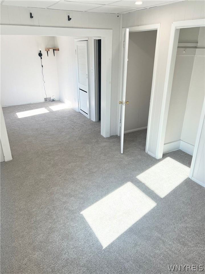 642 Ashland Ave - Photo 2 of 6