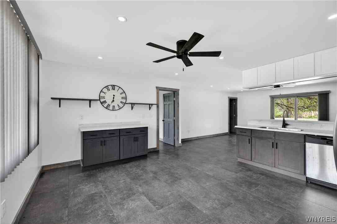 5751 Curriers Rd - Photo 6 of 20