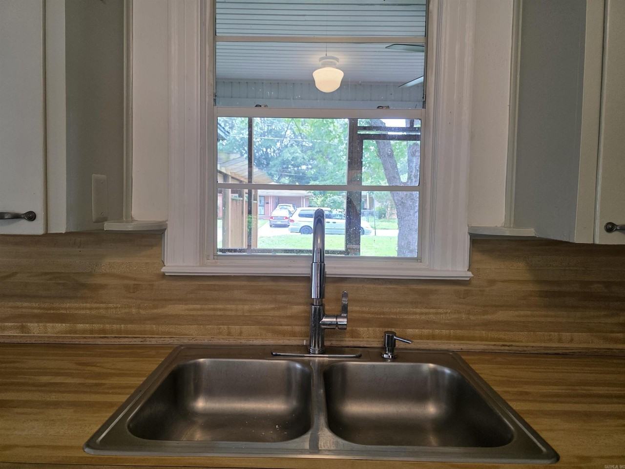 201 W M Ave - Photo 7 of 20