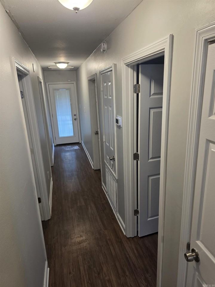 1104 S Park St - Photo 5 of 12