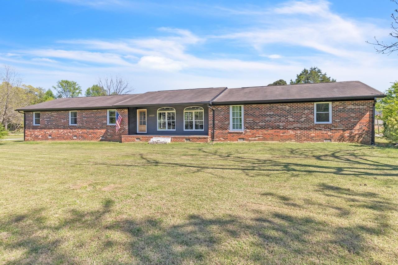 3025 Trewhitt Rd Se - Photo 3 of 33