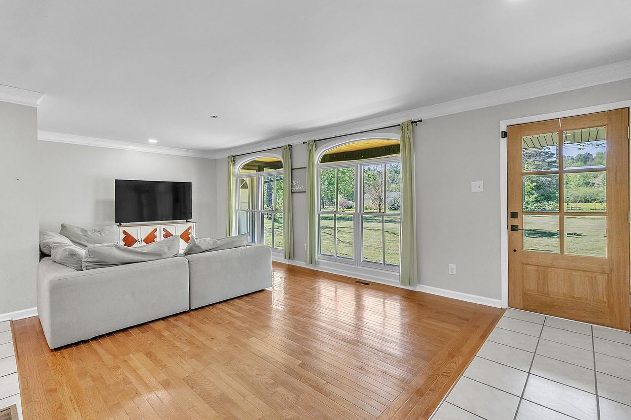 3025 Trewhitt Rd Se - Photo 6 of 33