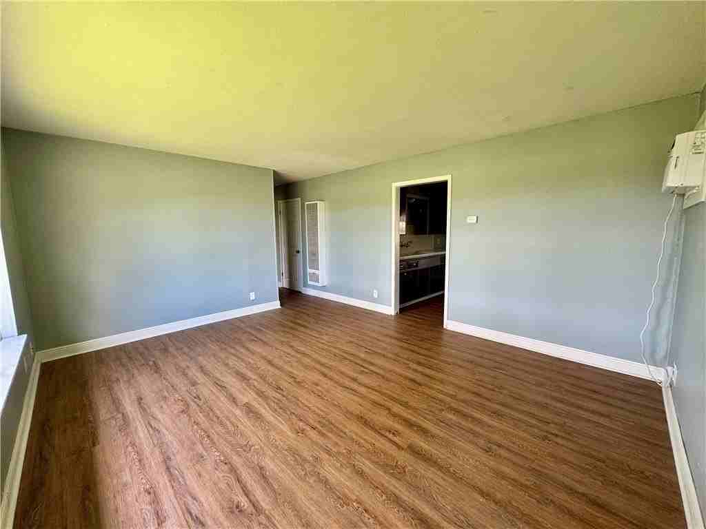 5825 Hugo Dr - Photo 2 of 9