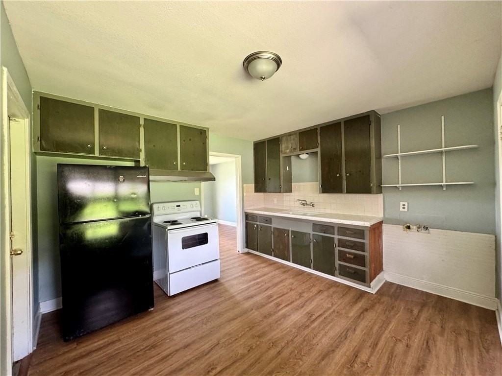 5825 Hugo Dr - Photo 4 of 9