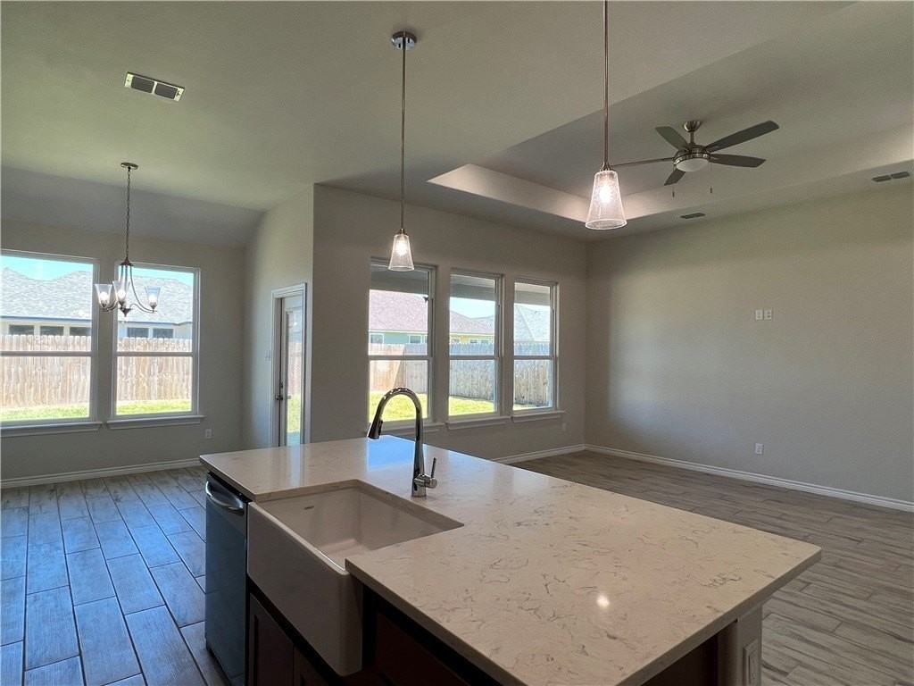 3410 Pineda St - Photo 2 of 14