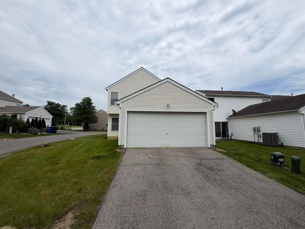 9335 Polaris Green Dr - Photo 2 of 23