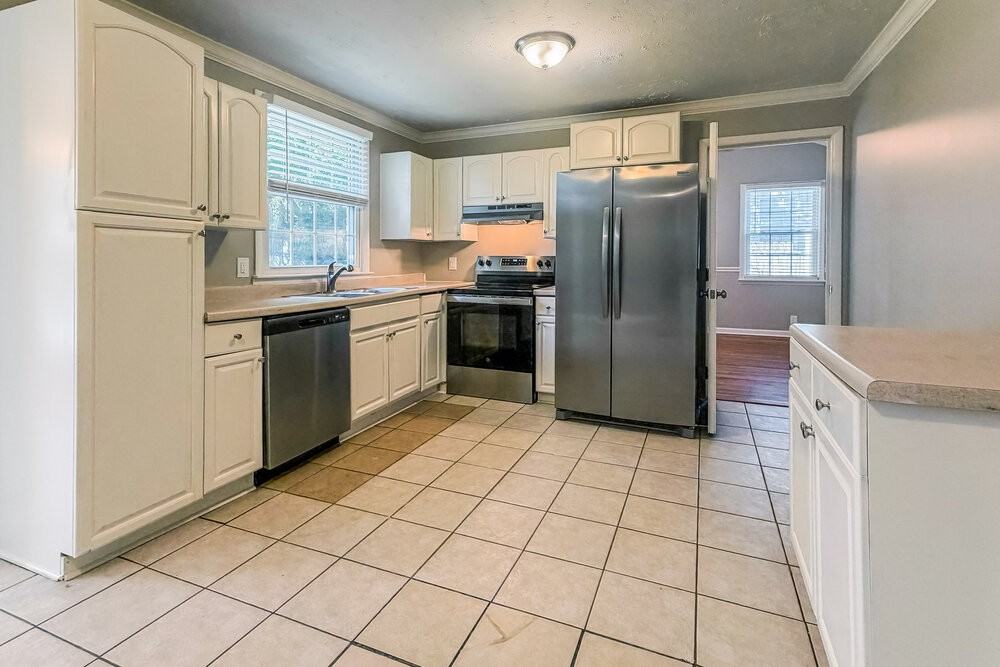 505 Roosevelt Ave - Photo 5 of 16
