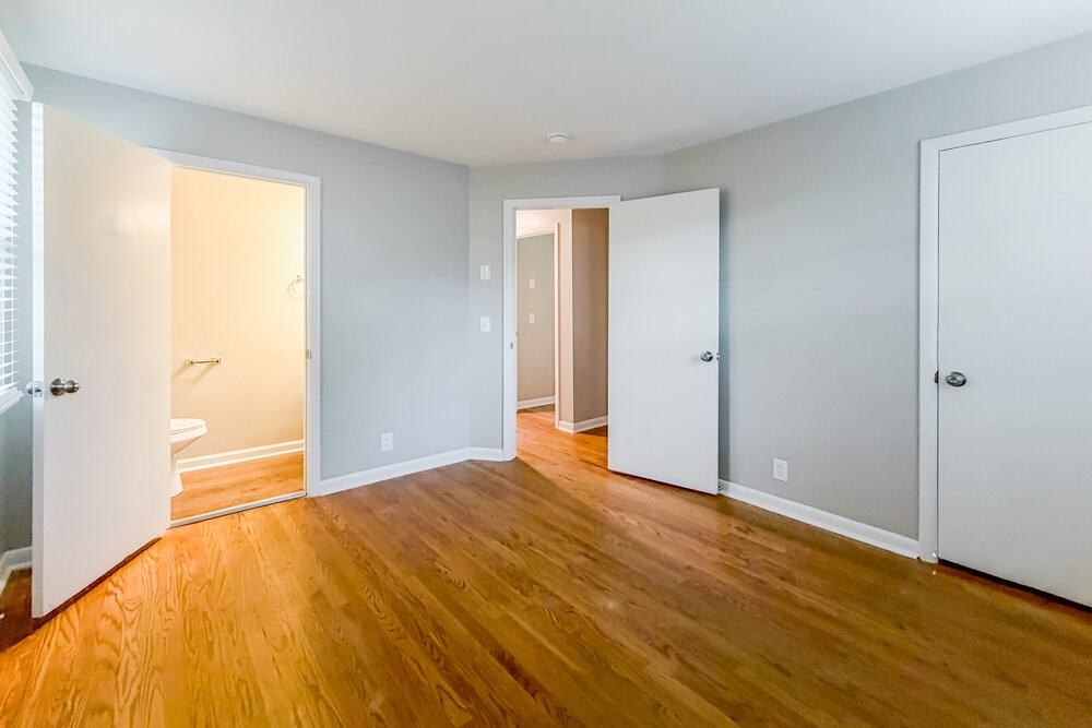 505 Roosevelt Ave - Photo 6 of 16