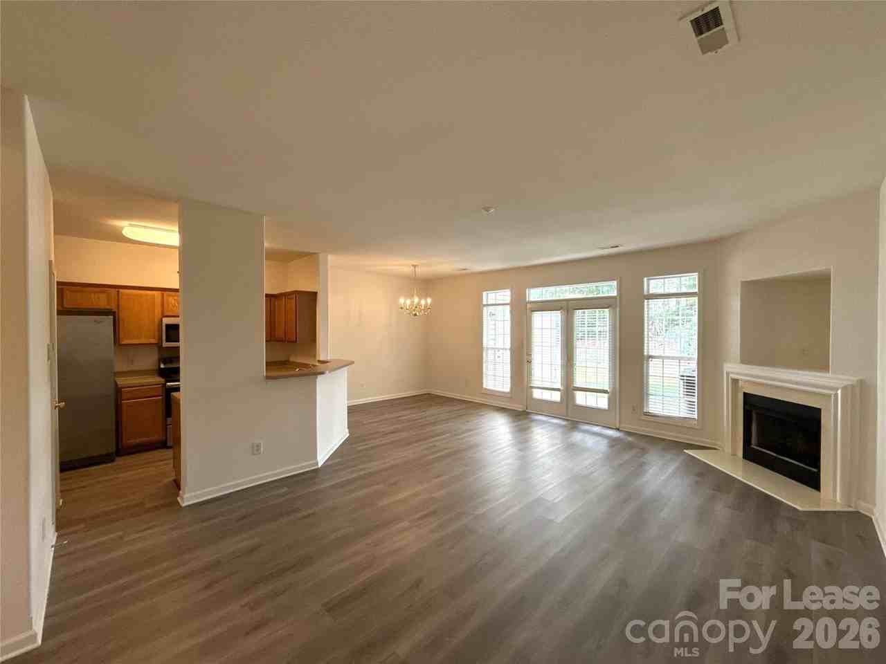 4606 Kingsland Ct - Photo 2 of 17