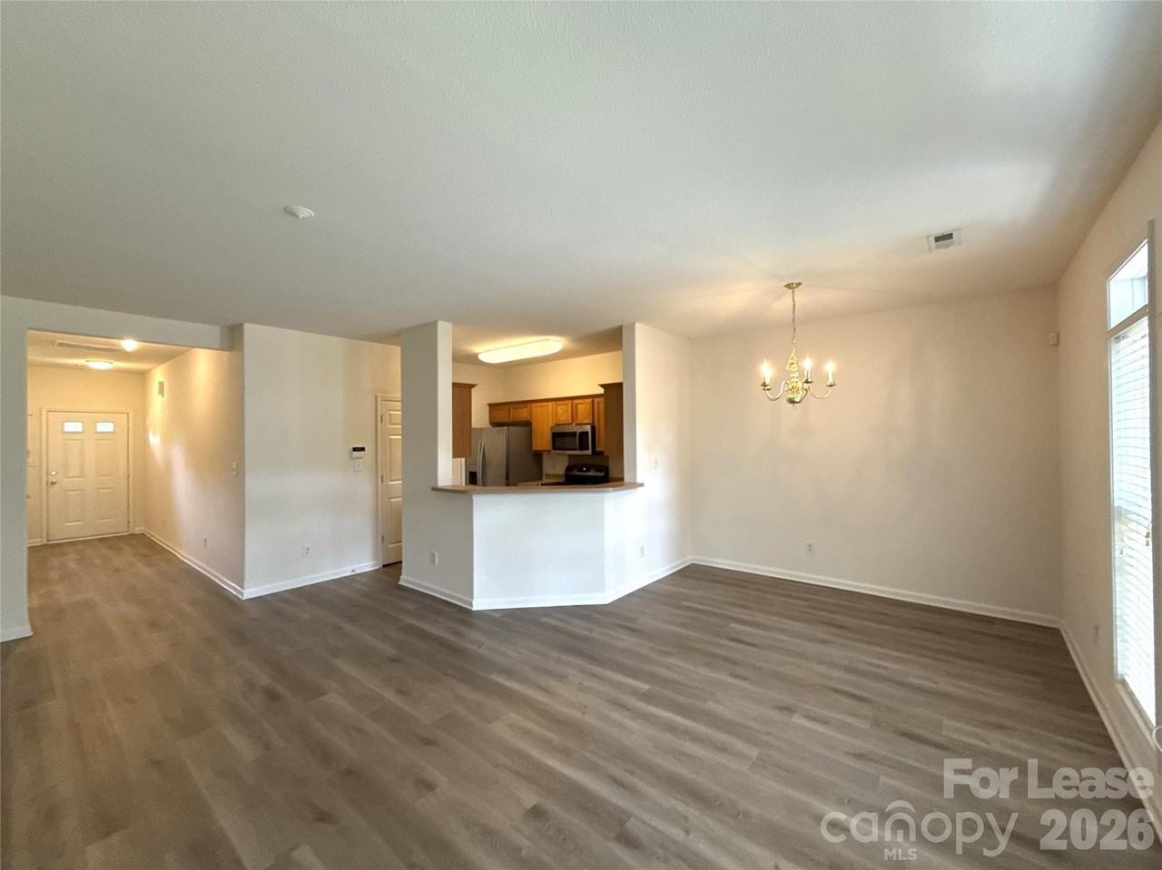 4606 Kingsland Ct - Photo 4 of 17