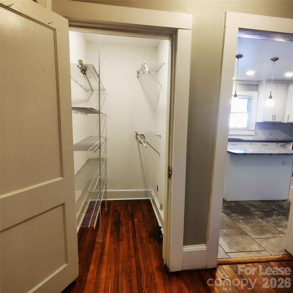1225 Camp Greene St - Photo 5 of 21