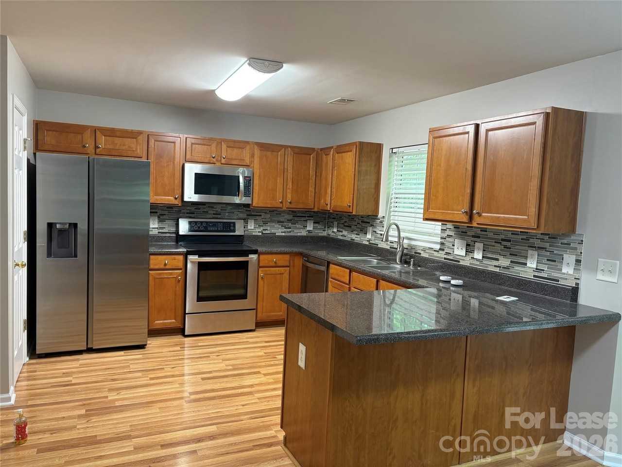 19012 Kanawha Dr - Photo 2 of 16