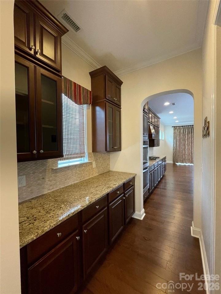 1223 Oleander Ln - Photo 4 of 25