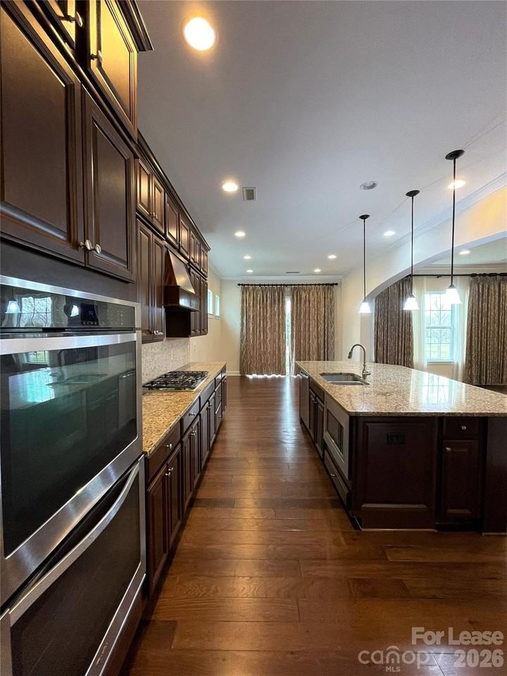 1223 Oleander Ln - Photo 5 of 25