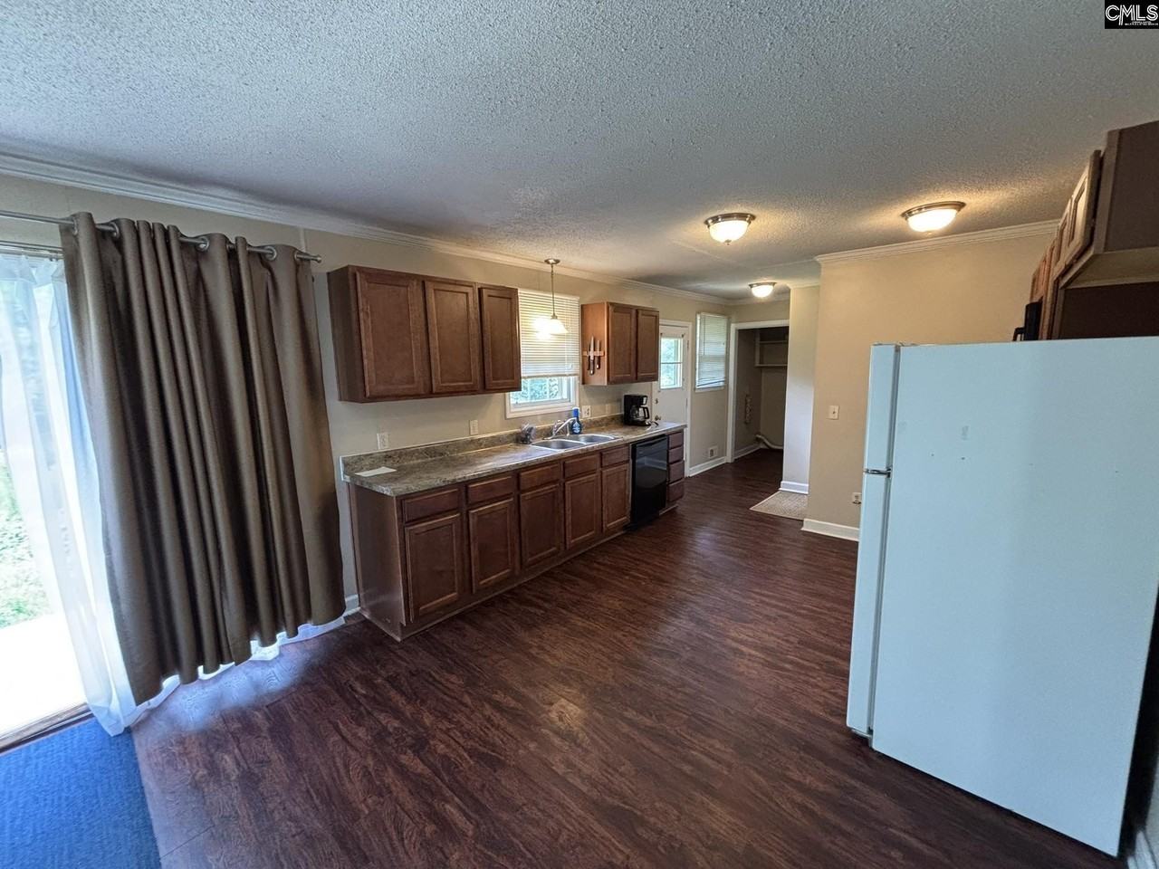 7247 Holloway Rd - Photo 3 of 10