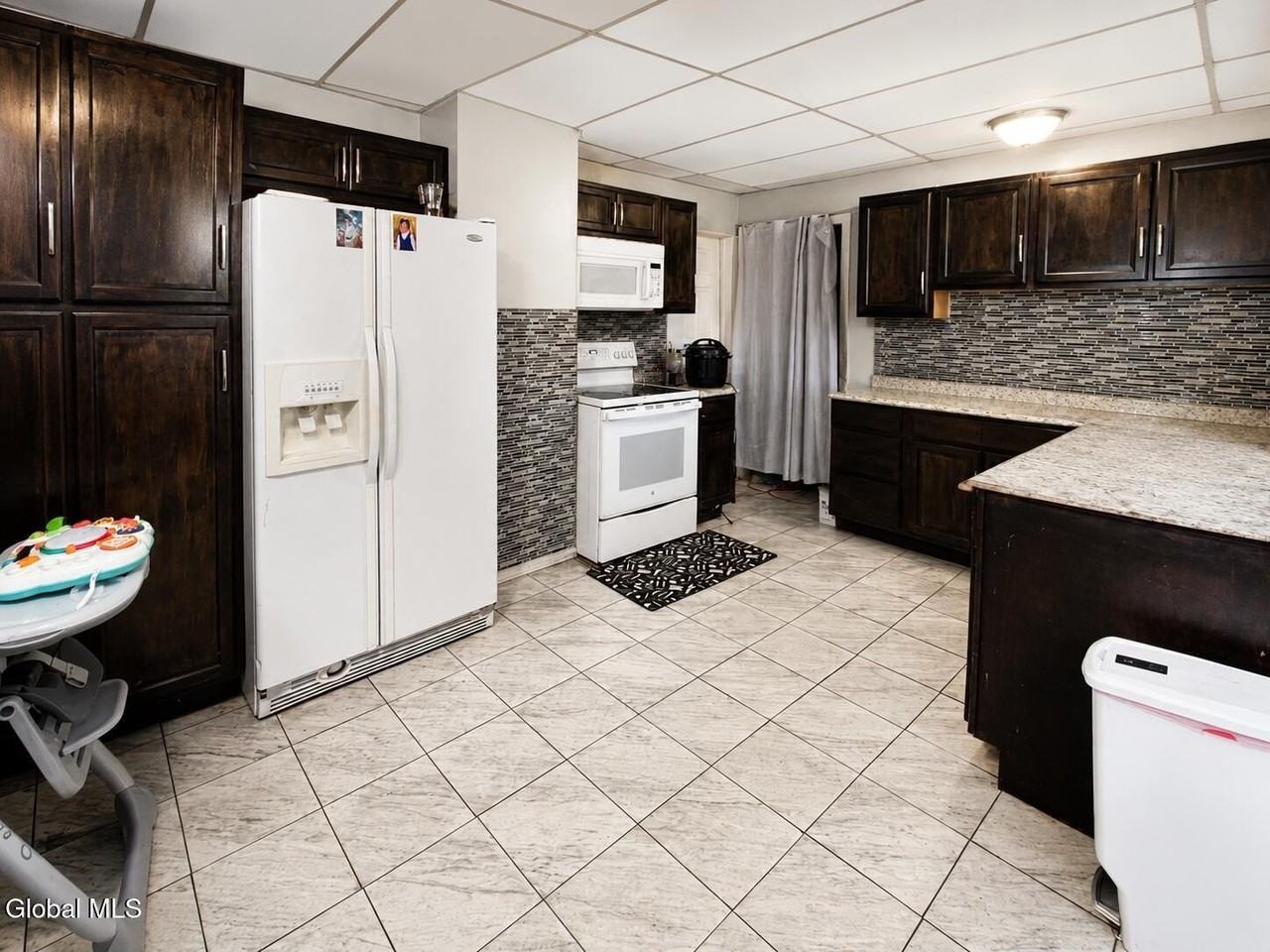 272 Locust Ave - Photo 3 of 9