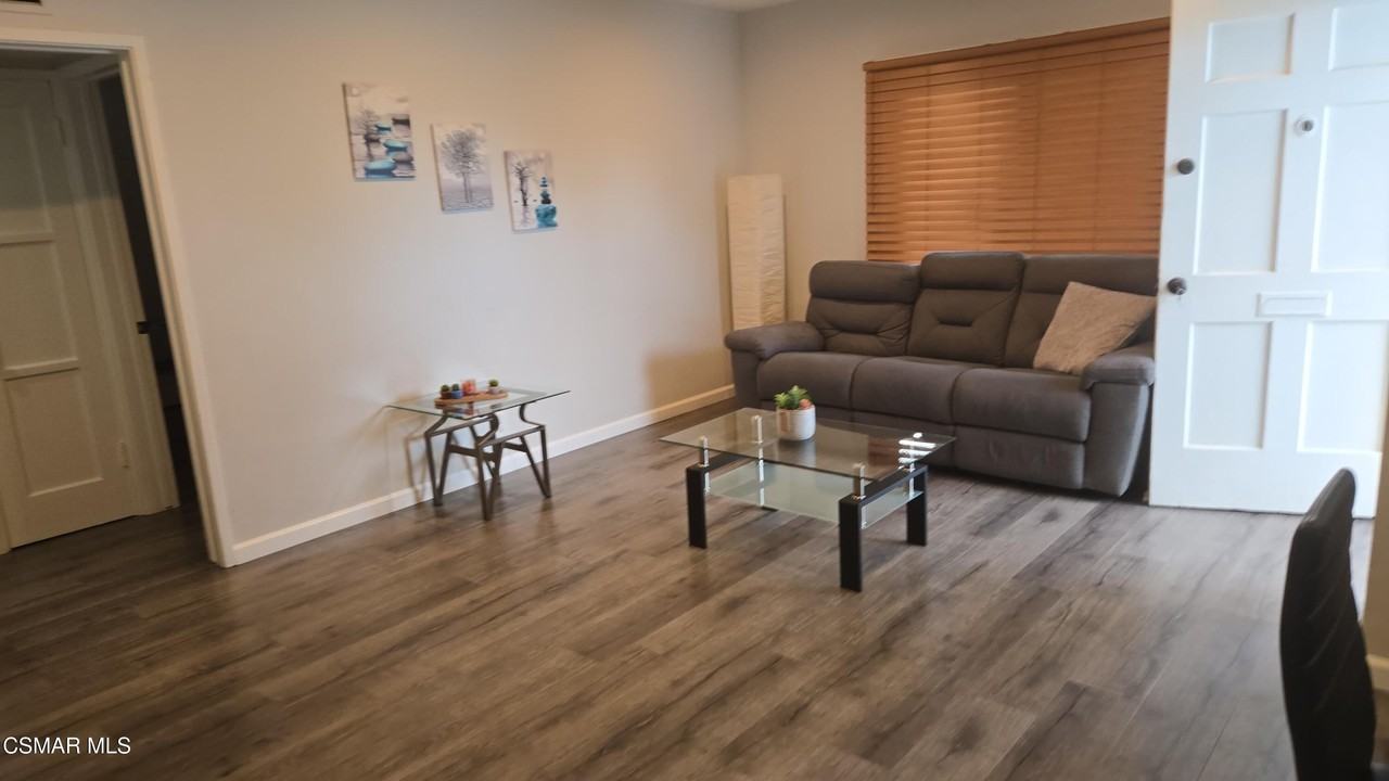 18029 Bullock St - Photo 4 of 20