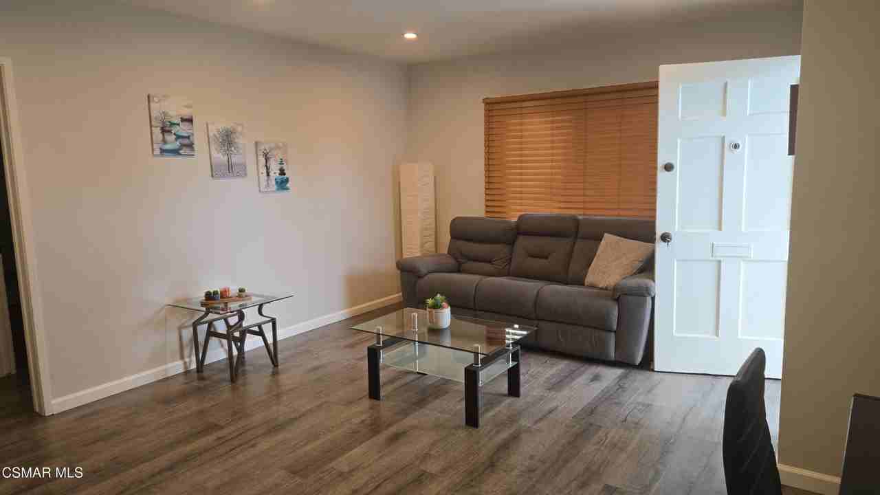 18029 Bullock St - Photo 5 of 20