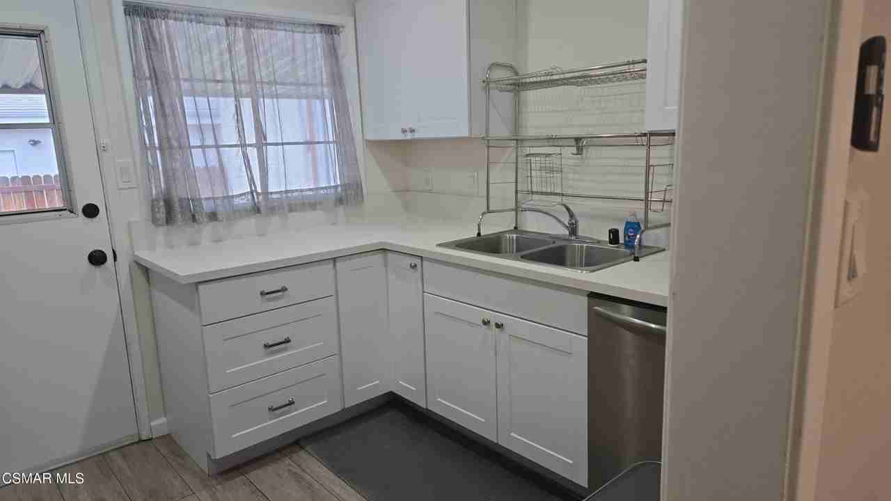 18029 Bullock St - Photo 6 of 20