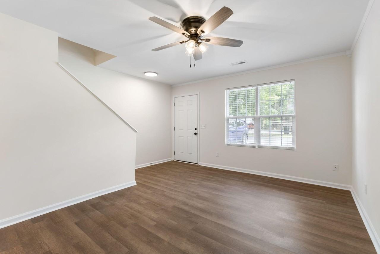 270 Fleming Rd #B - Photo 3 of 17