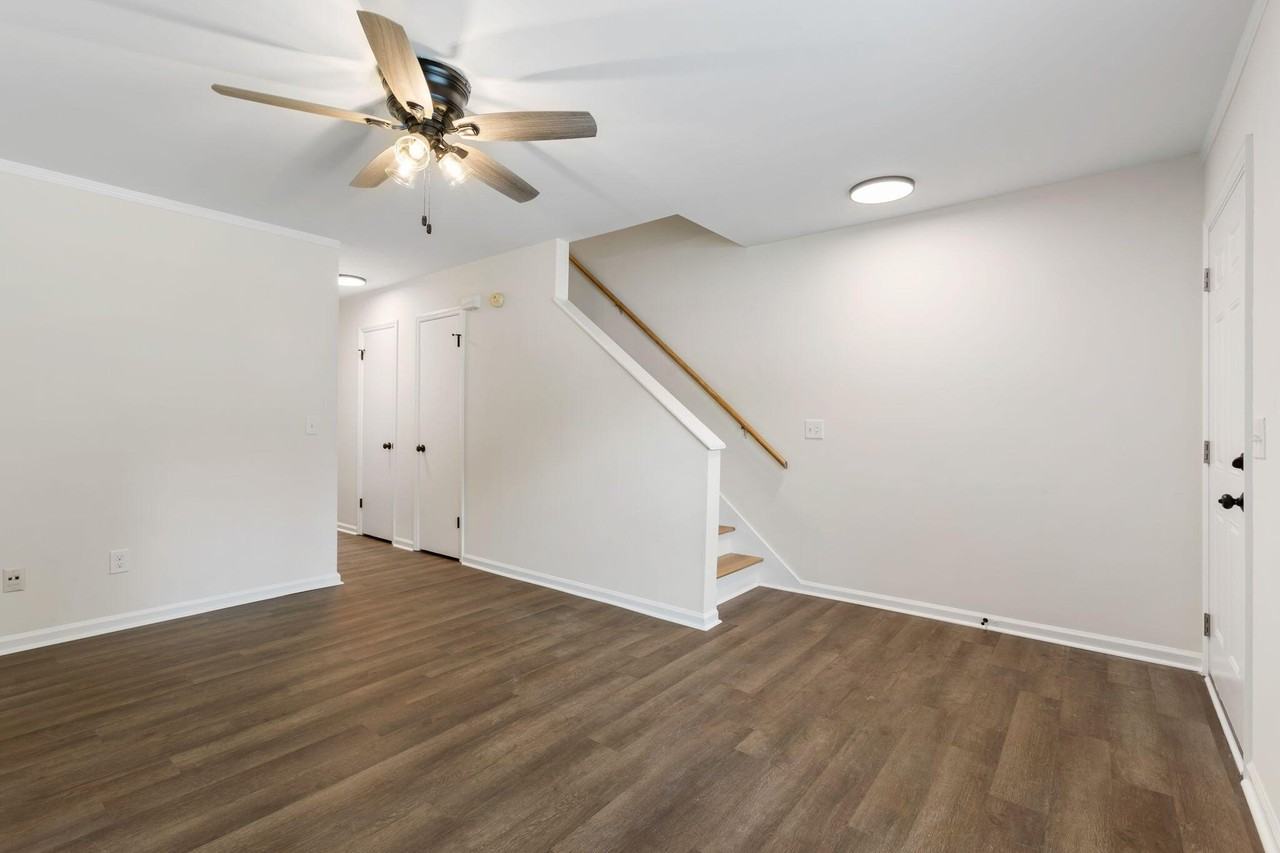 270 Fleming Rd #B - Photo 4 of 17