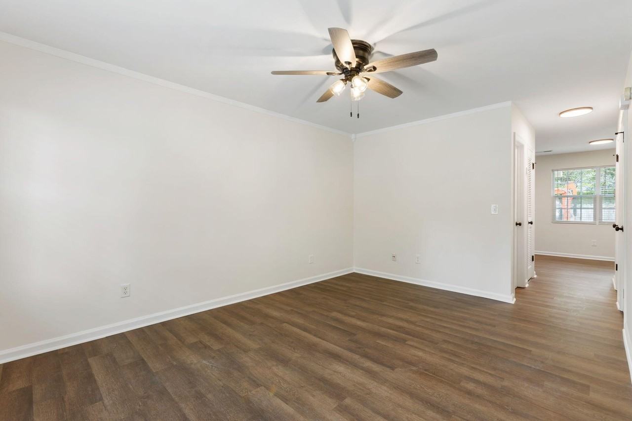 270 Fleming Rd #B - Photo 5 of 17